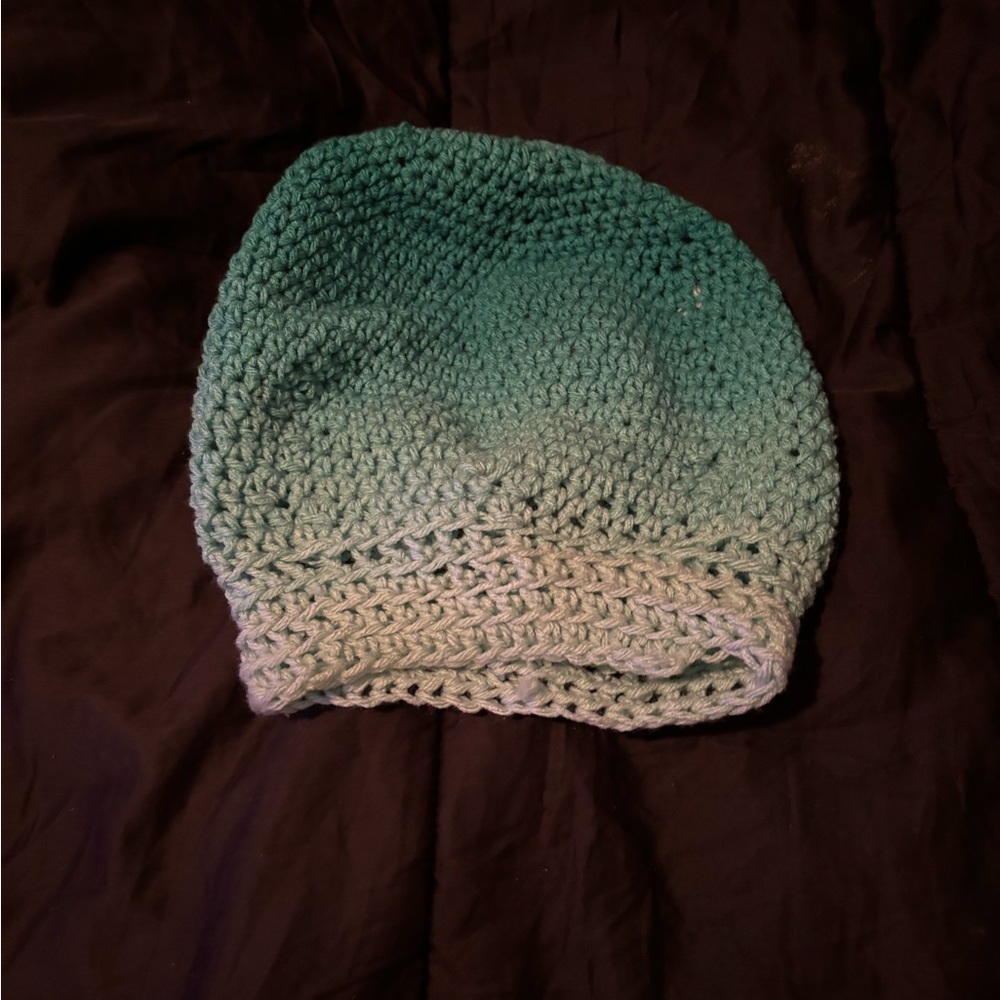 Stretch slouch hat for locs